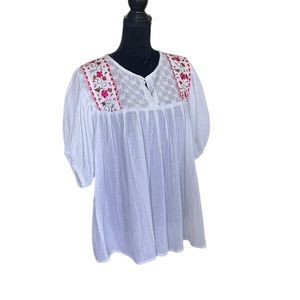 Bohemian shortsleeve white embroidered pheasant pullover festival top size large